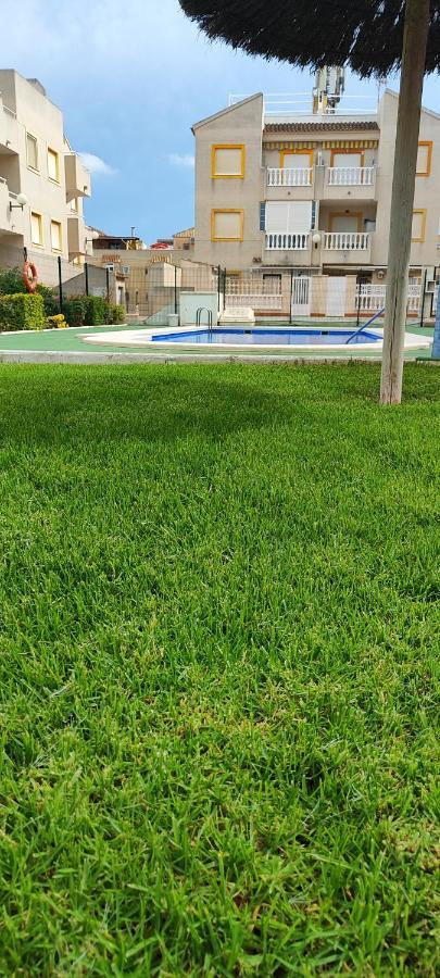 Parque Aromatico Con Dos Piscinas Leilighet Torrevieja Eksteriør bilde